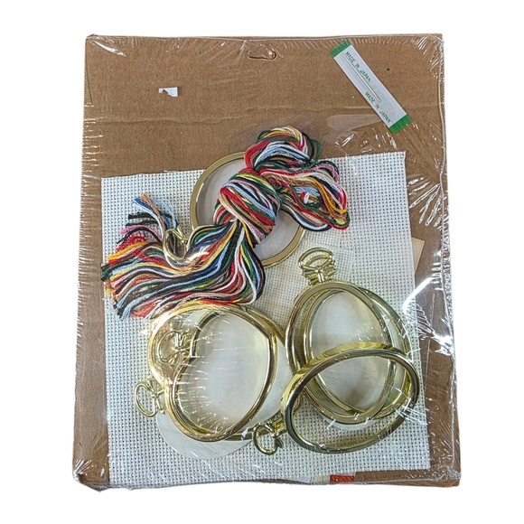 🎄 Vintage Christmas Cross Stitch Ornament Kit – New Berlin Co Holiday Gifts NEW - Picture 4 of 4